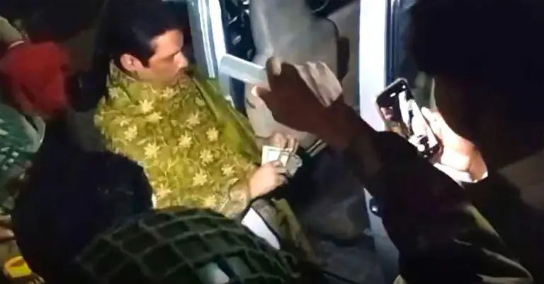 স্বতন্ত্র প্রার্থীর কর্মকর্তা ভিডিওতে দেখা গেছে